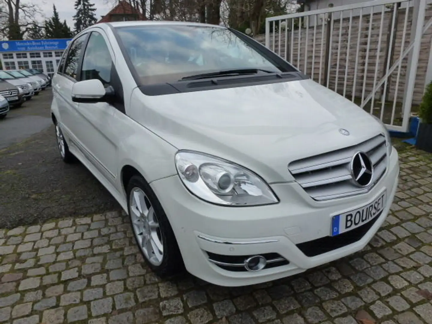 Mercedes-Benz B 150 Autom-Klima-Sitzheizung-erst 75.000 KM-eFH aktiver Alb - 2