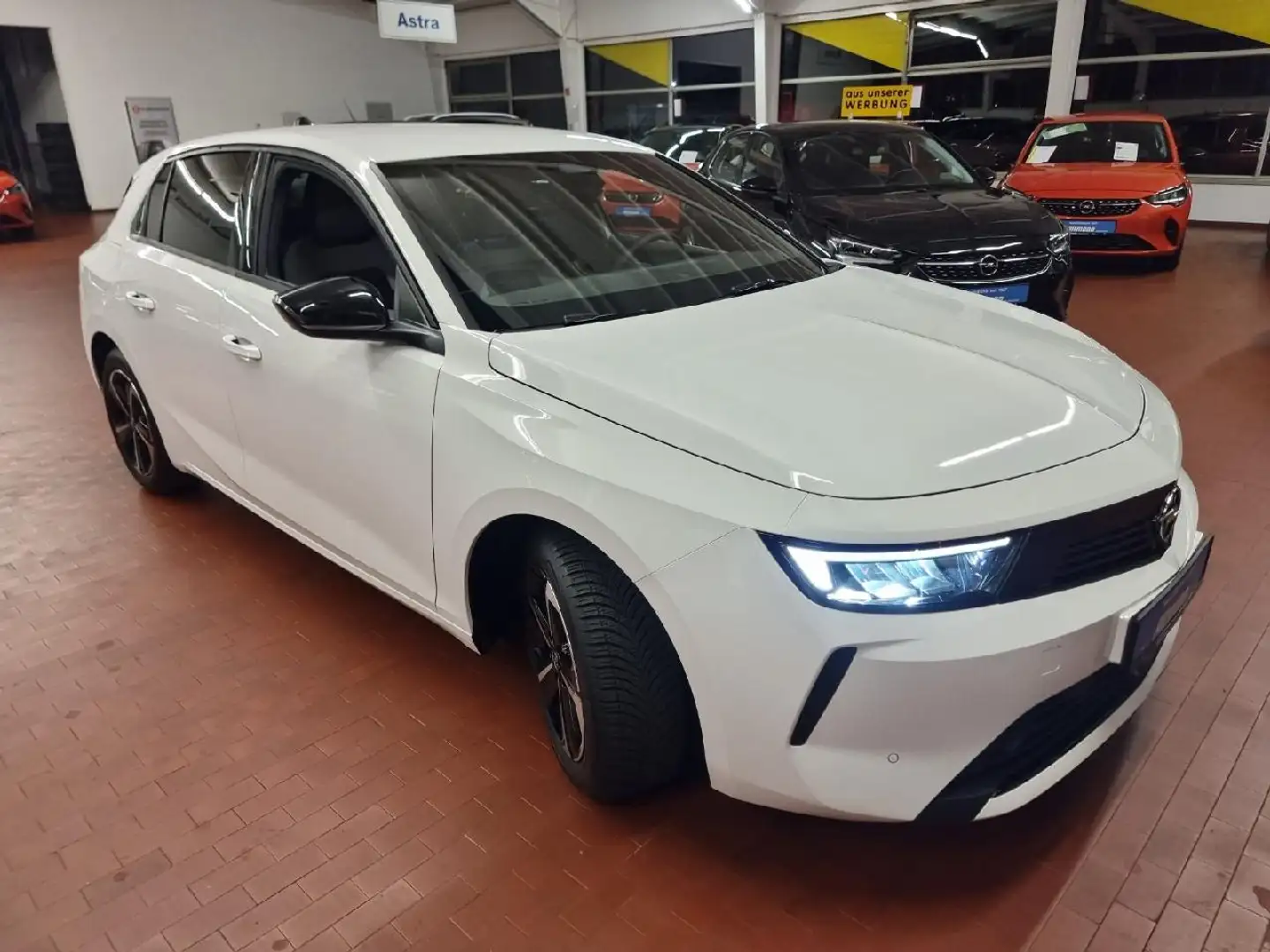 Opel Astra Edition Komfortp. Allwetterreifen Bianco - 2