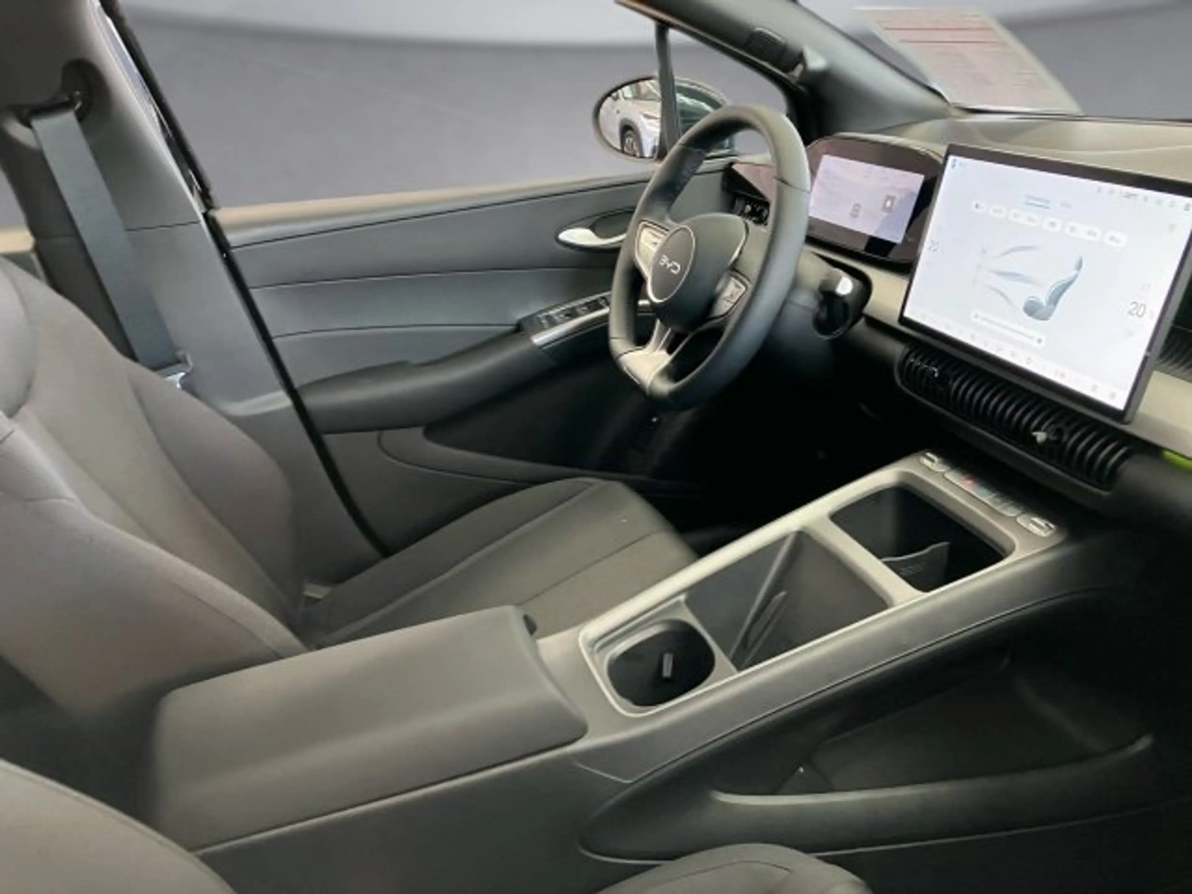 BYD Dolphin G DM-i Boost — photo 11