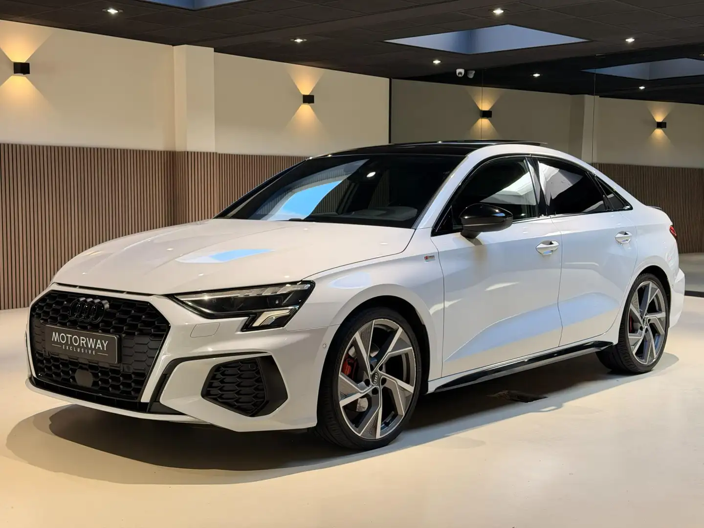 Audi A3 Limousine 35 TFSI 3x S-LINE |PANO|B&O|VIRTUAL|HUD| Wit - 1
