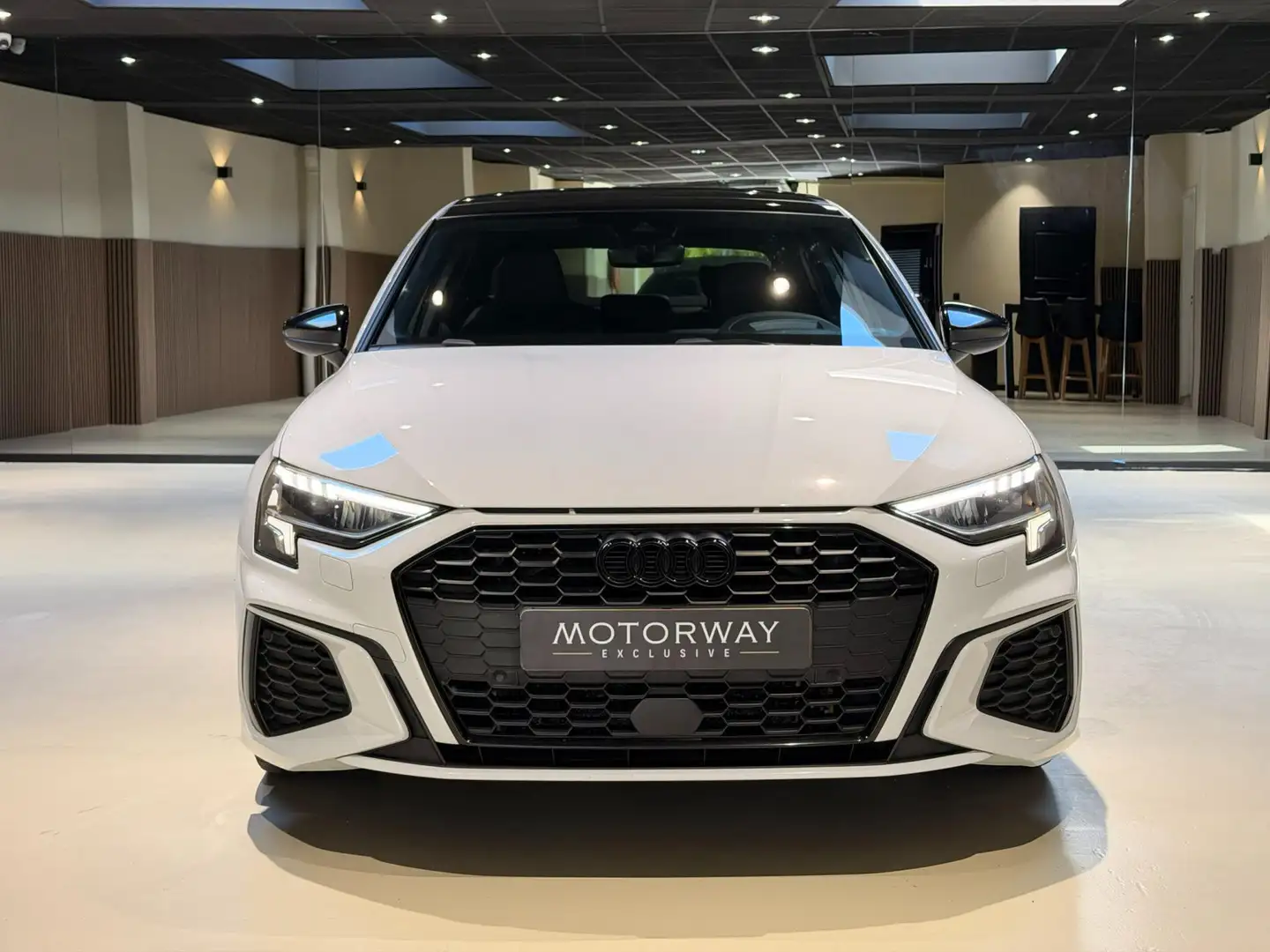 Audi A3 Limousine 35 TFSI 3x S-LINE |PANO|B&O|VIRTUAL|HUD| Wit - 2