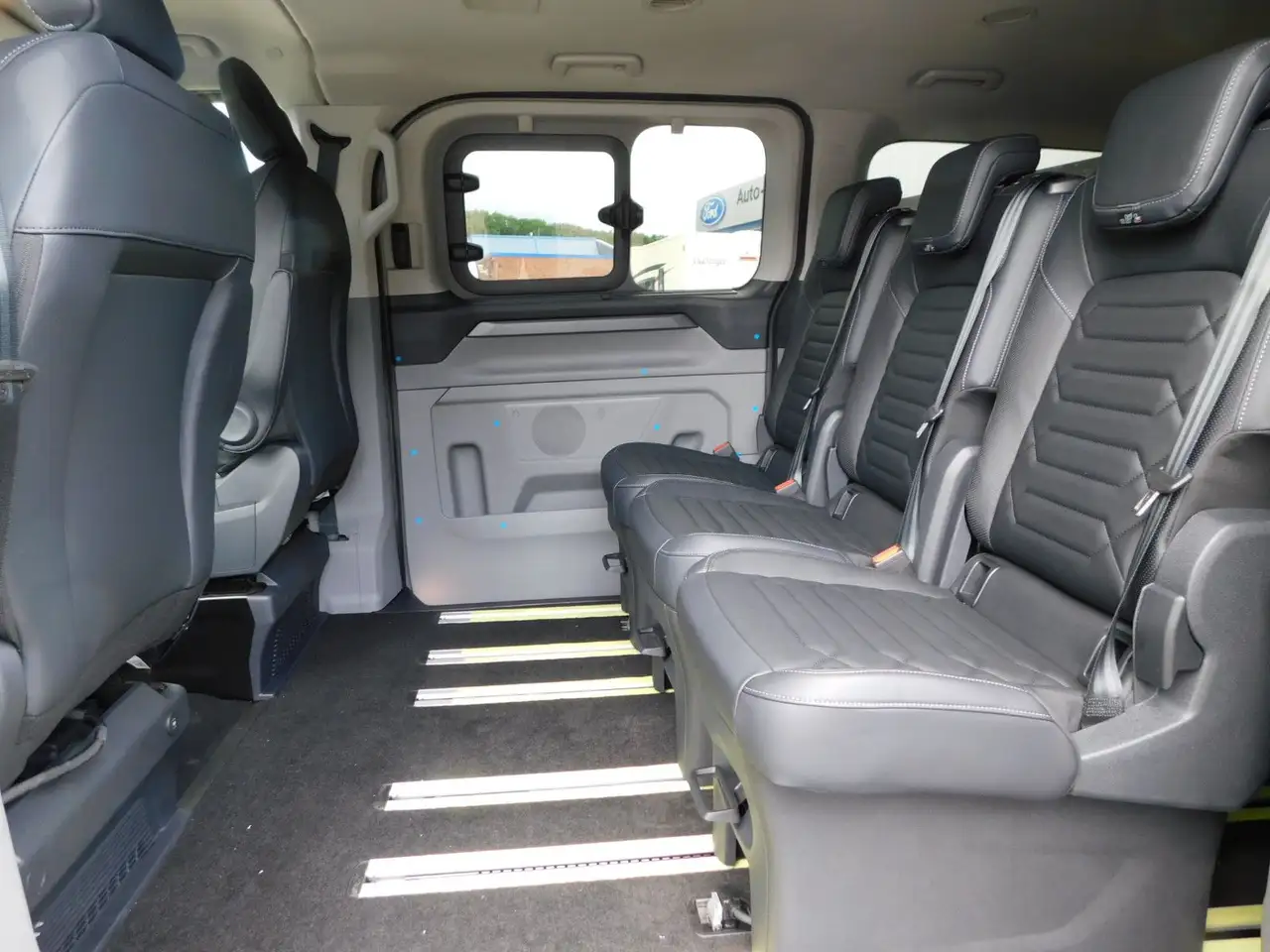 Ford Tourneo Custom 2.0 L2 Autom Titanium X AHK/360° 11