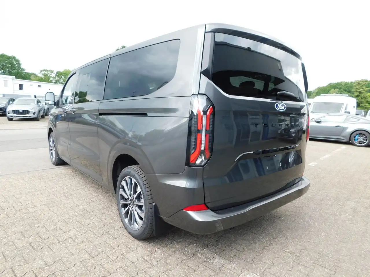 Ford Tourneo Custom 2.0 L2 Autom Titanium X AHK/360° 7
