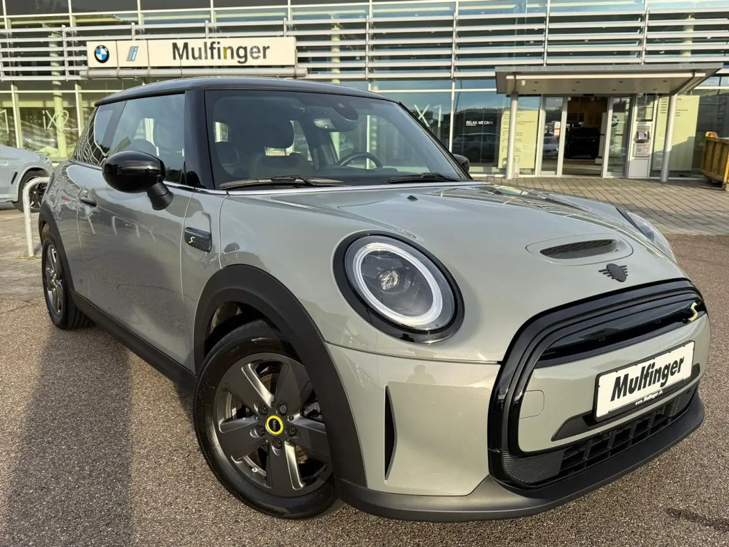 MINI Cooper SE EssentialTrim Navi LED Wärmepumpe Klima Grau - 2