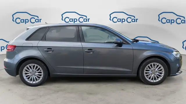 Audi A3 view 4