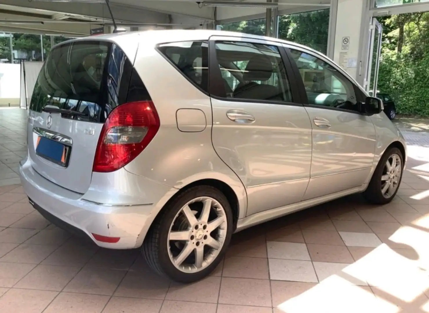 Mercedes-Benz A 180 Automatik Klima 2 Hand Gris - 2