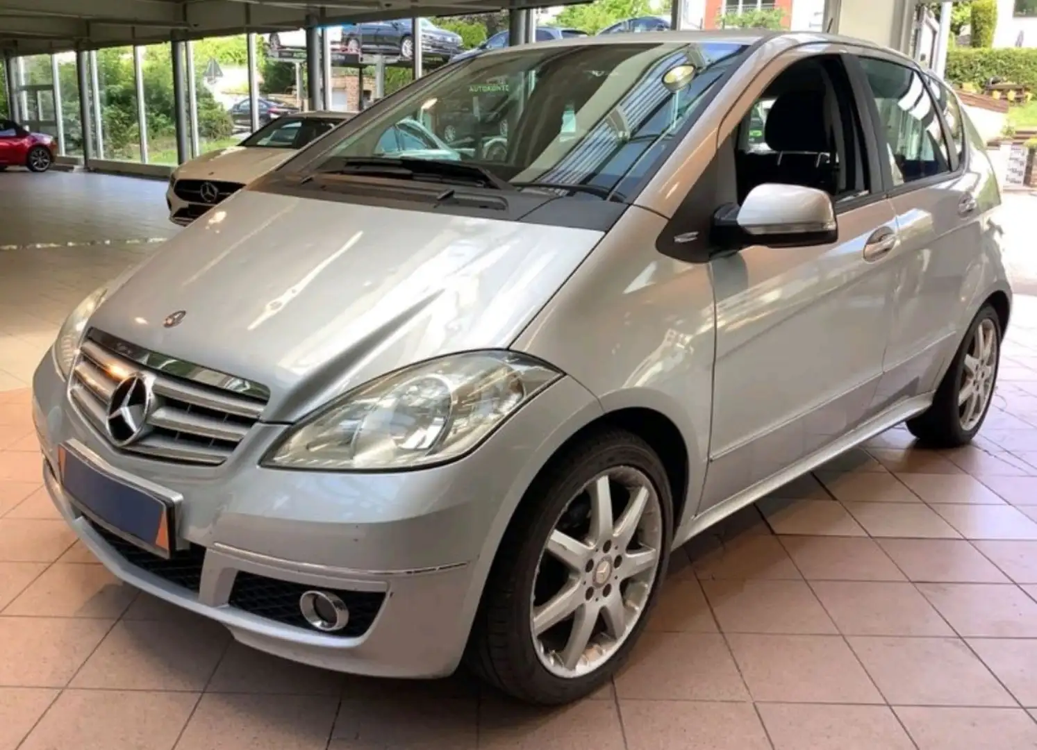 Mercedes-Benz A 180 Automatik Klima 2 Hand Gris - 1