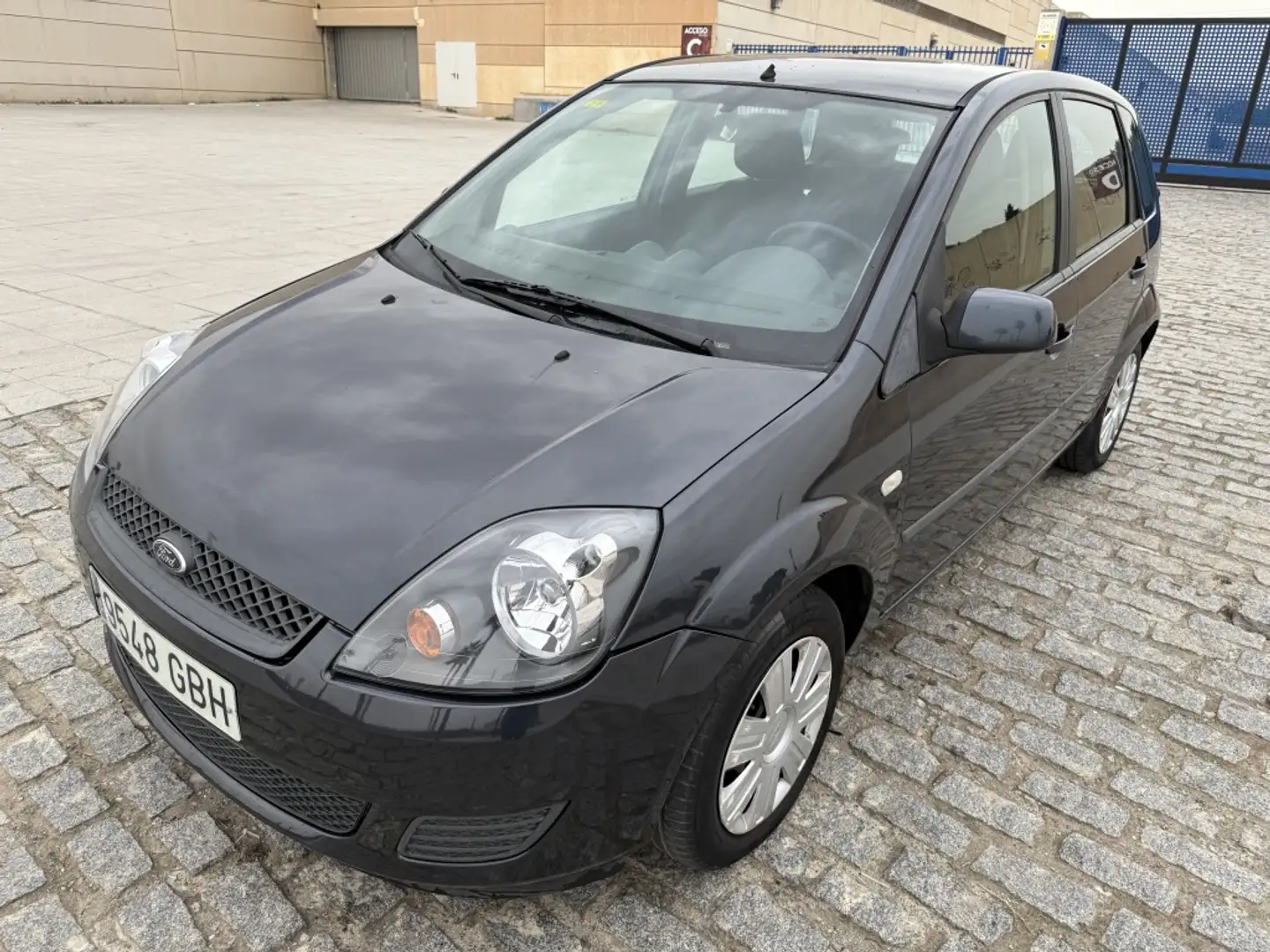 Ford Fiesta 1.40TDCi Trend Gris - 1