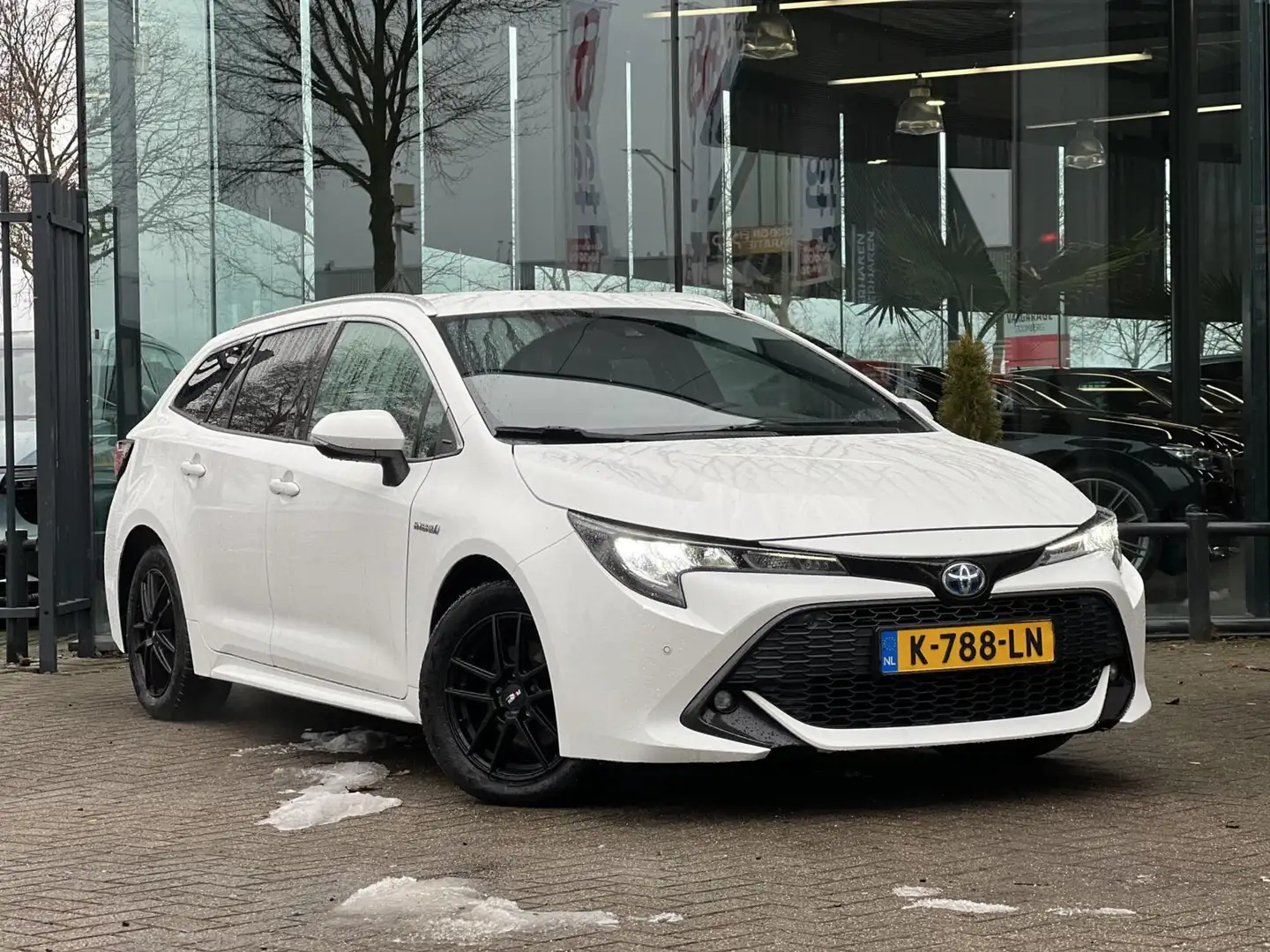 Toyota Corolla Touring Sports 1.8 Hybrid Business Plus NAP Blanc - 2