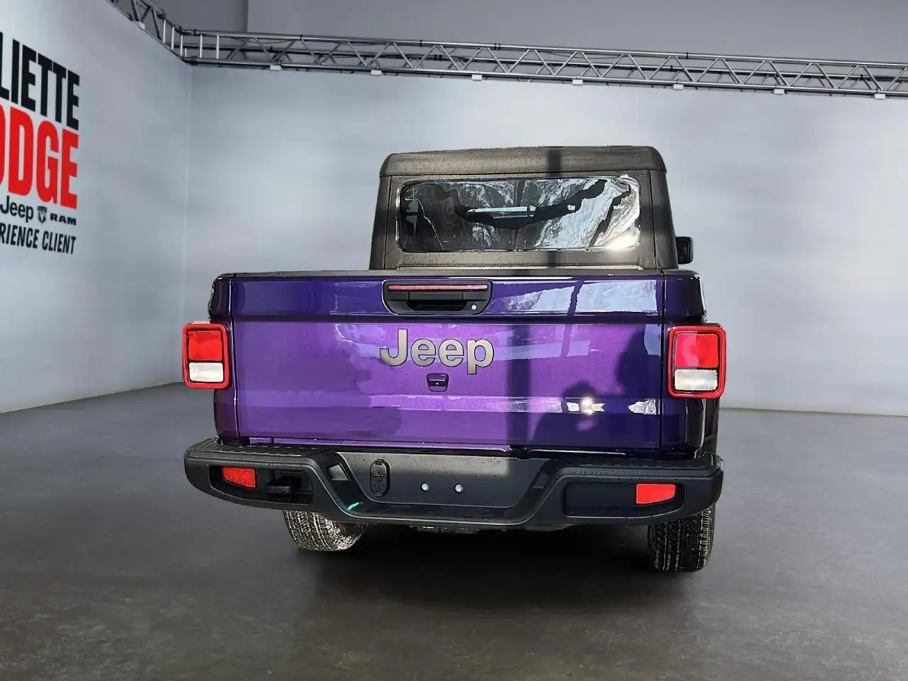 Jeep Gladiator снимка Jeep Gladiator