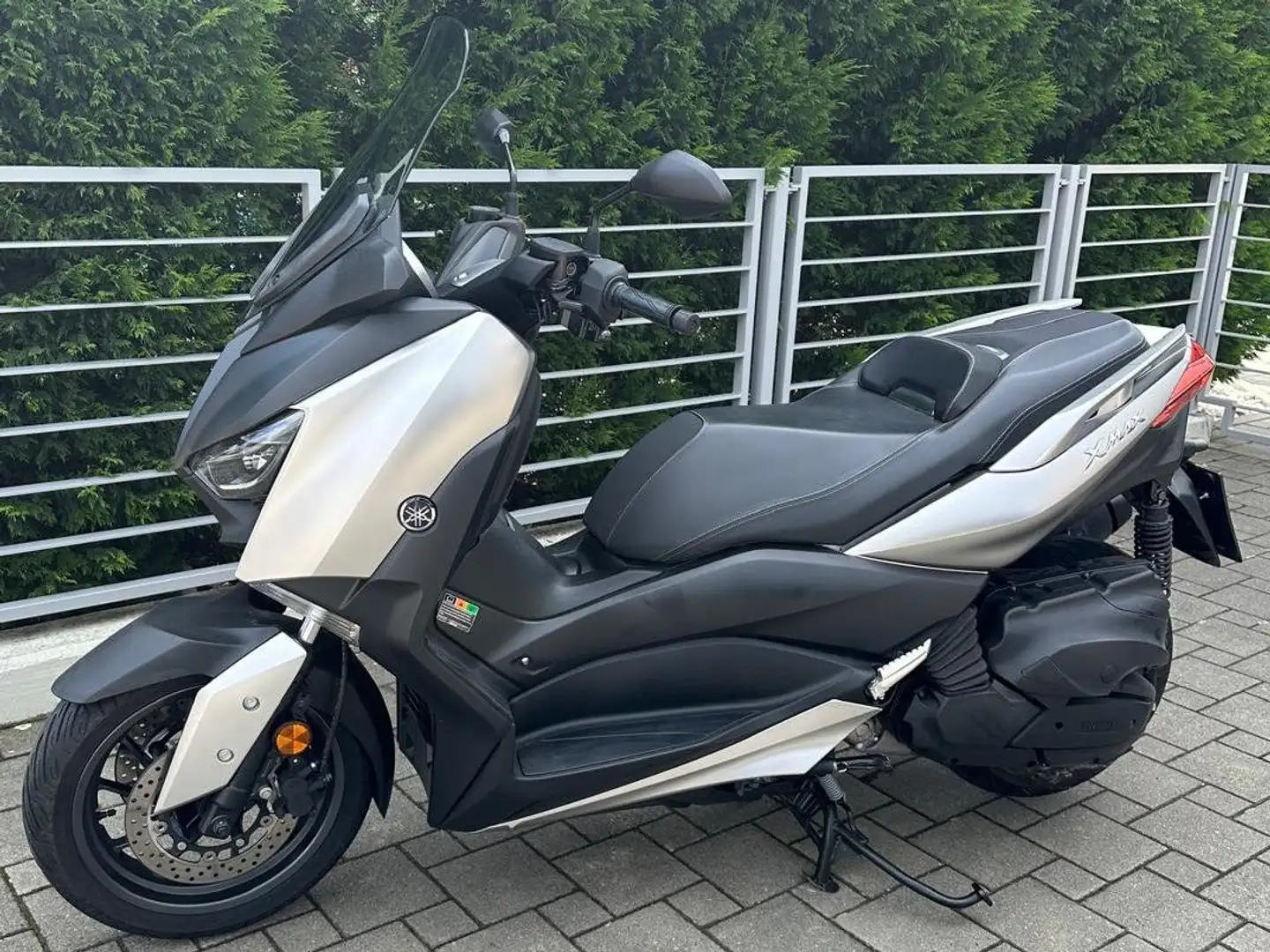 Yamaha X-Max 400 Grigio - 1
