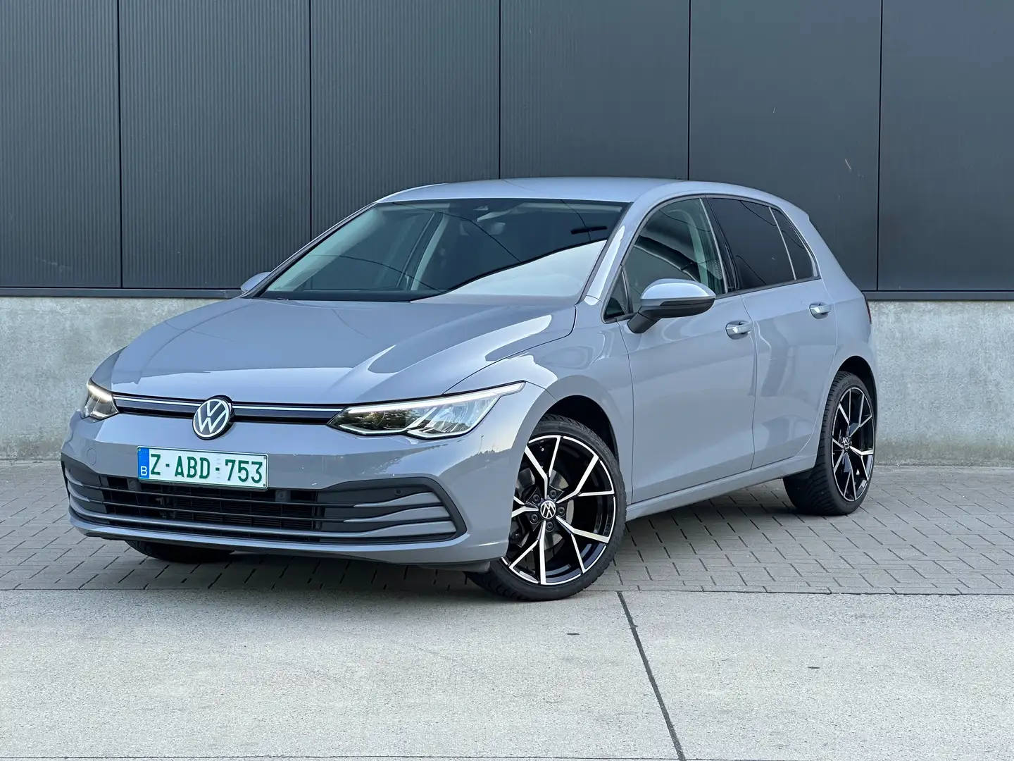 Volkswagen Golf 1.0 eTSI Active OPF Grijs - 1
