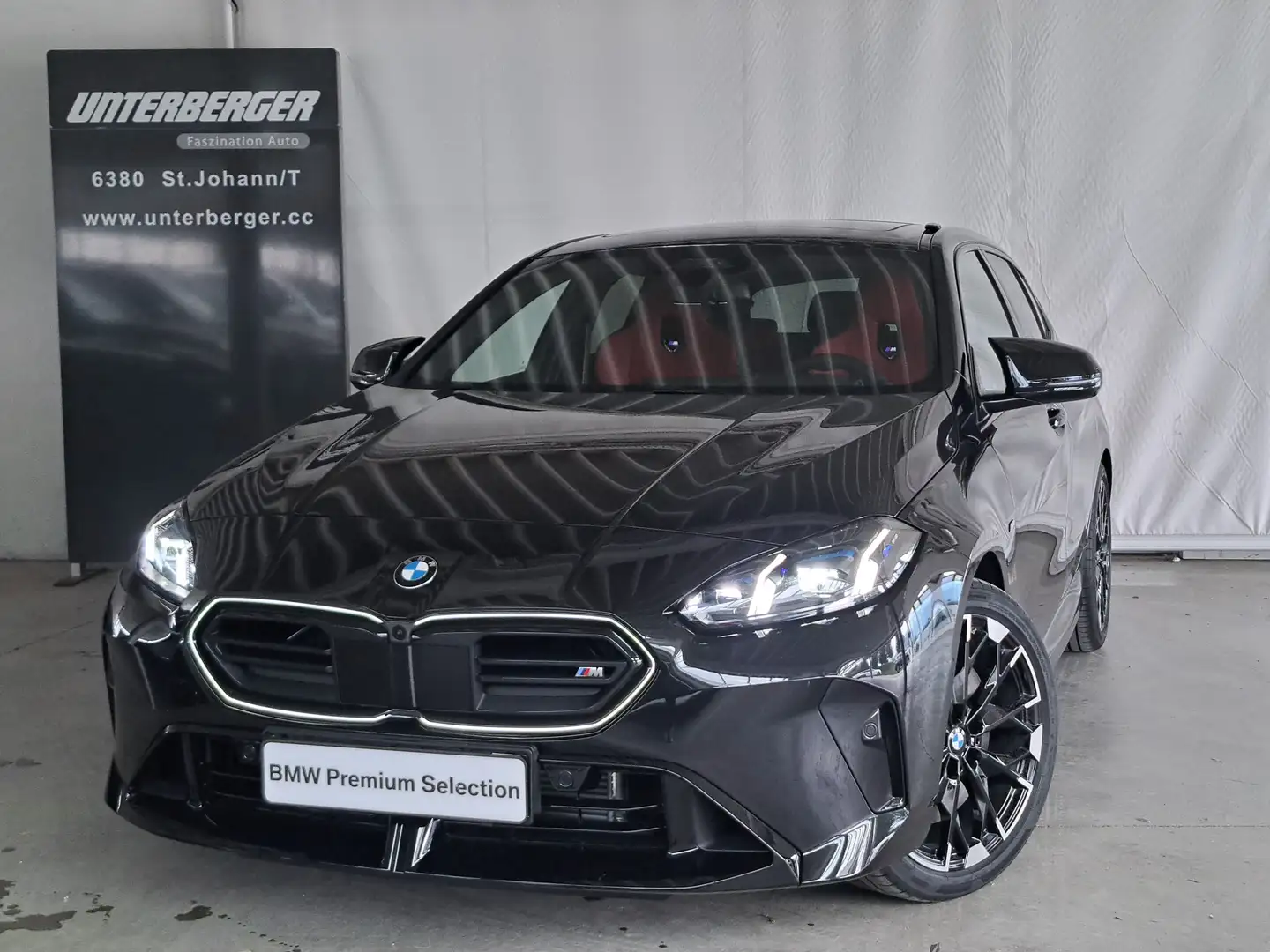BMW 135 M135 xDrive M Sportpaket Pro / AHK Schwarz - 1