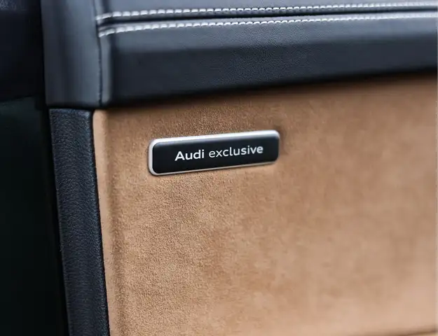 Audi Q8 view 5