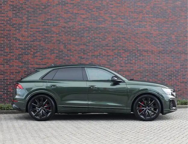 Audi Q8 view 14