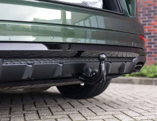 Audi Q8 view 21