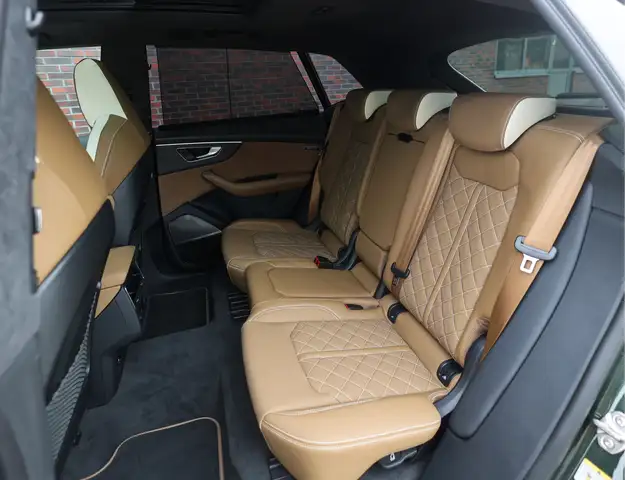 Audi Q8 view 29