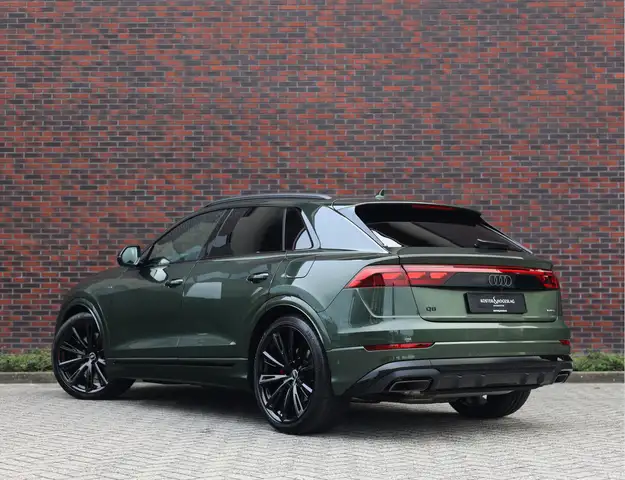 Audi Q8 view 2
