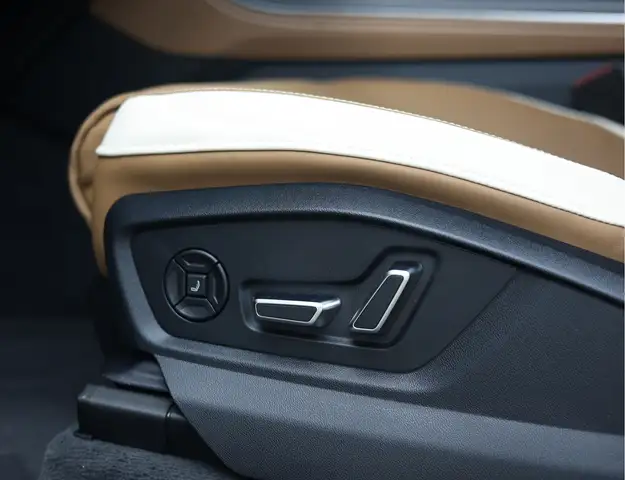 Audi Q8 view 27