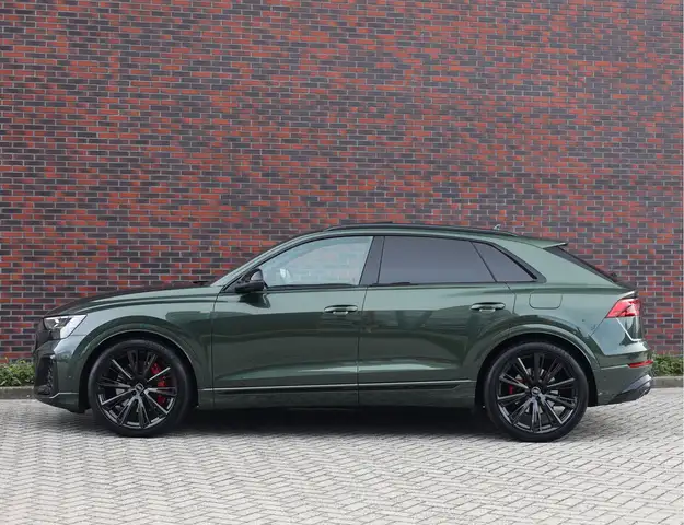Audi Q8 view 15
