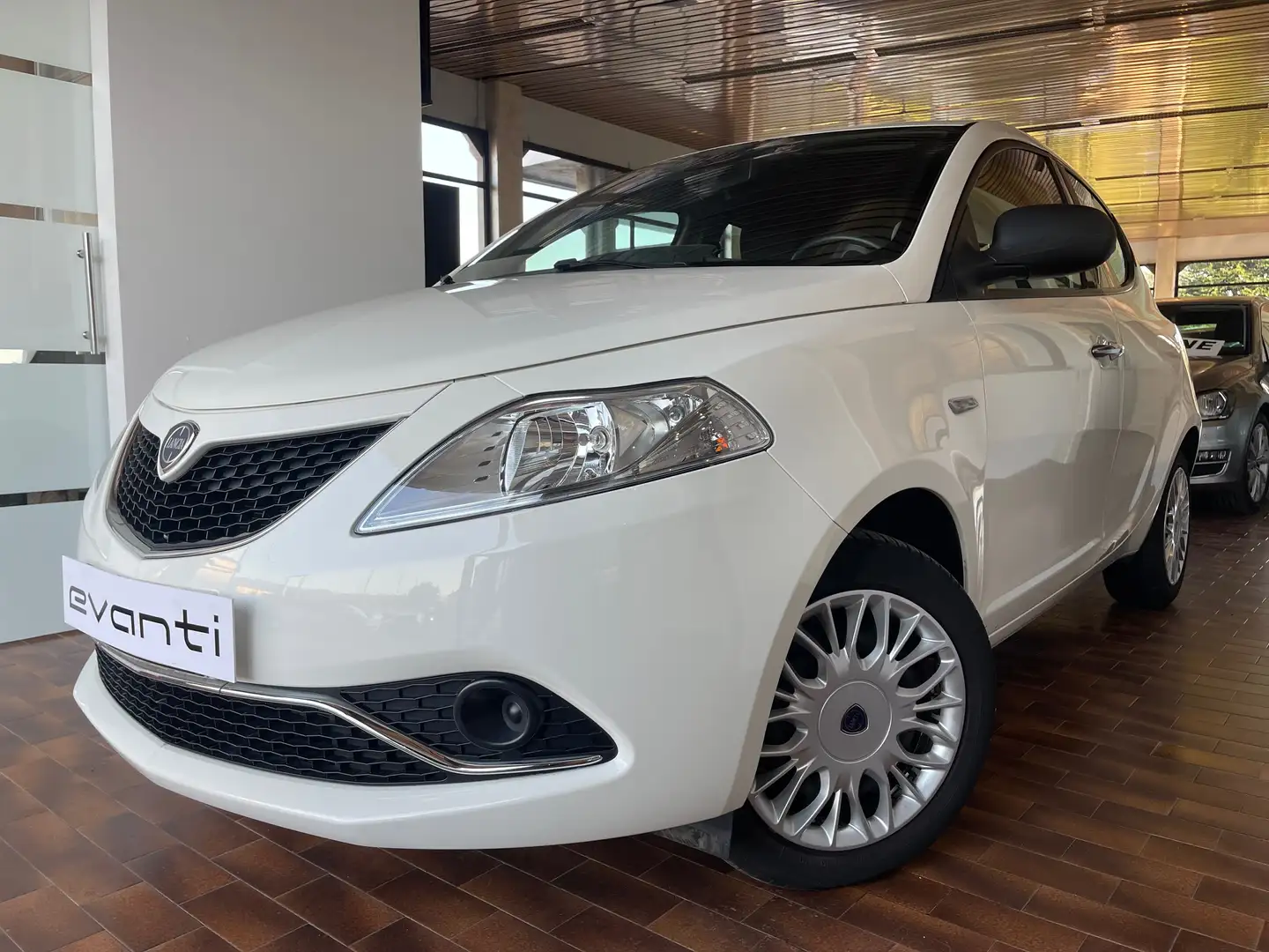 Lancia Ypsilon 1.2 Silver 69cv Weiß - 1