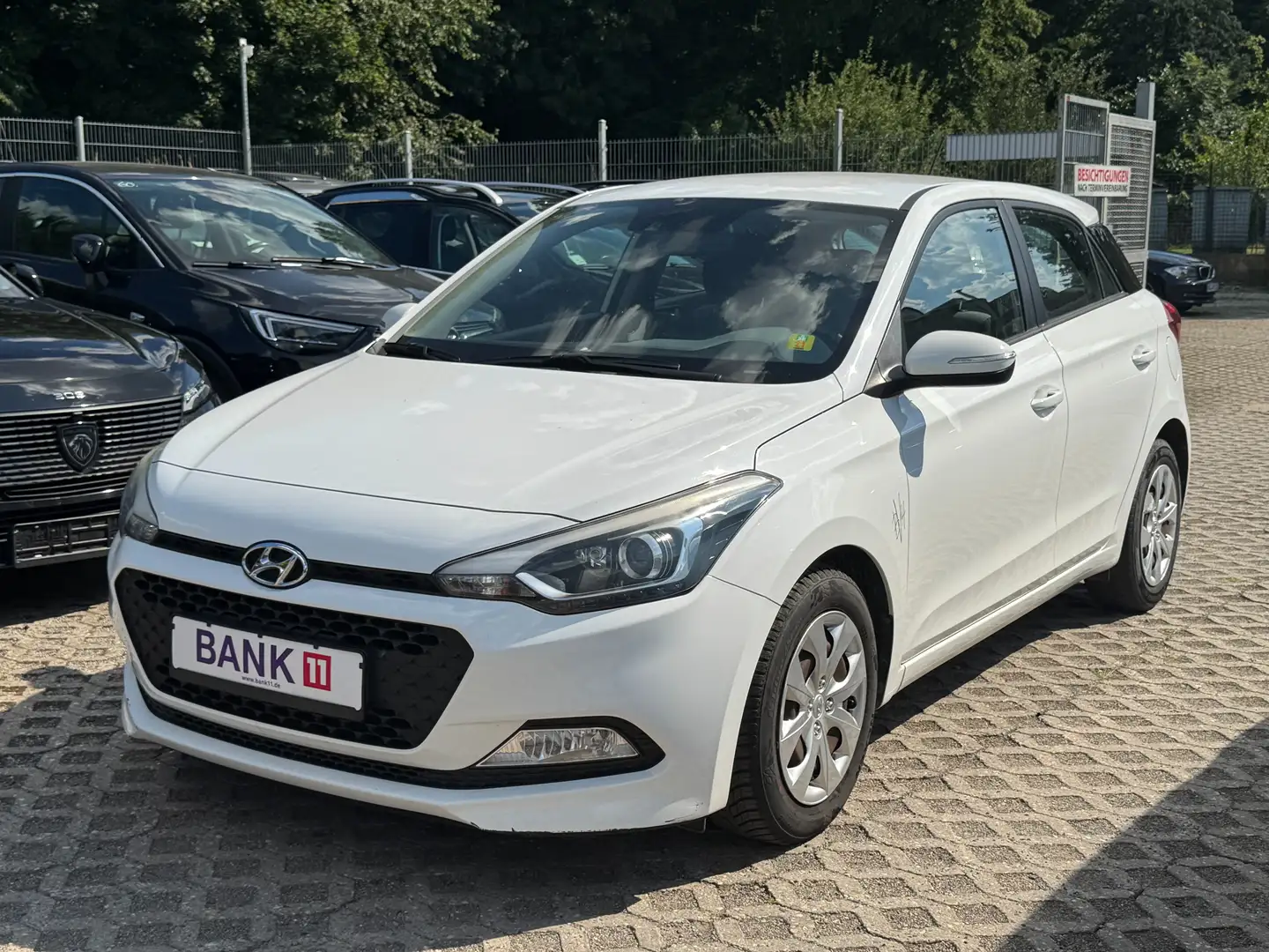 Hyundai i20 1,2i*Klima*Euro 6* Weiß - 1