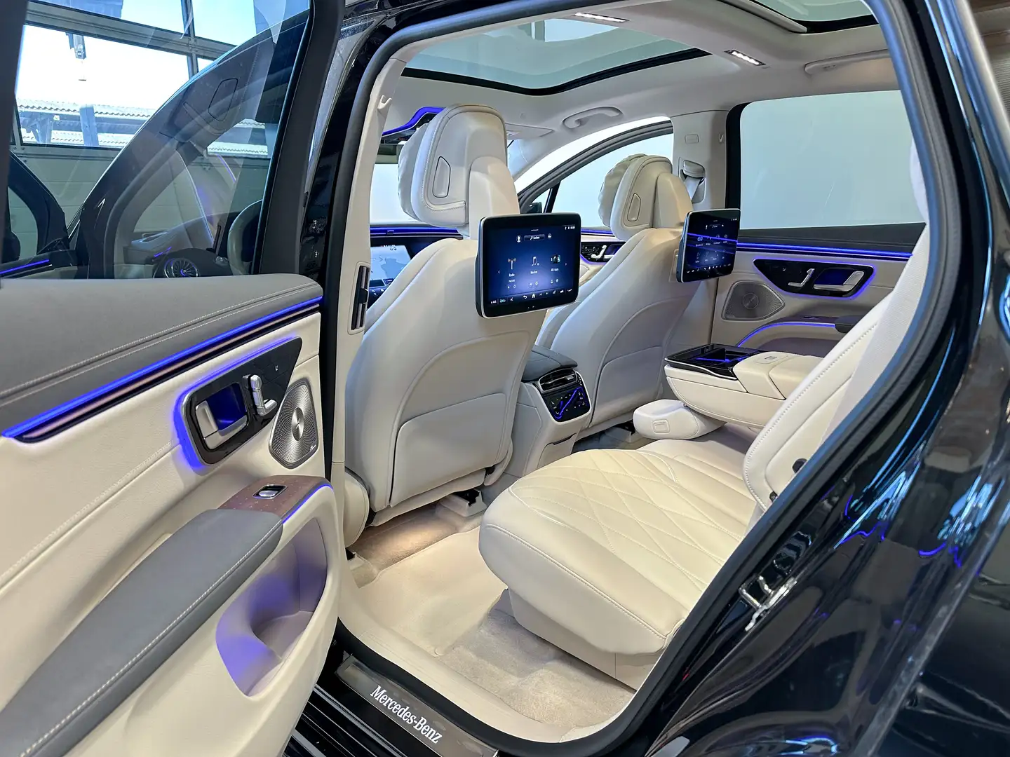 Mercedes-Benz EQS SUV 450+ AMG / VOLL / FOND-ENTERT/ BUSINESS CLASS Schwarz - 2