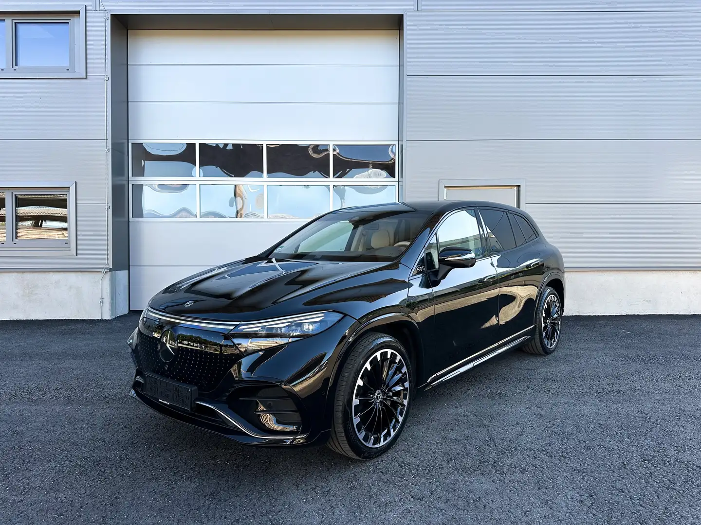 Mercedes-Benz EQS SUV 450+ AMG / VOLL / FOND-ENTERT/ BUSINESS CLASS Schwarz - 1