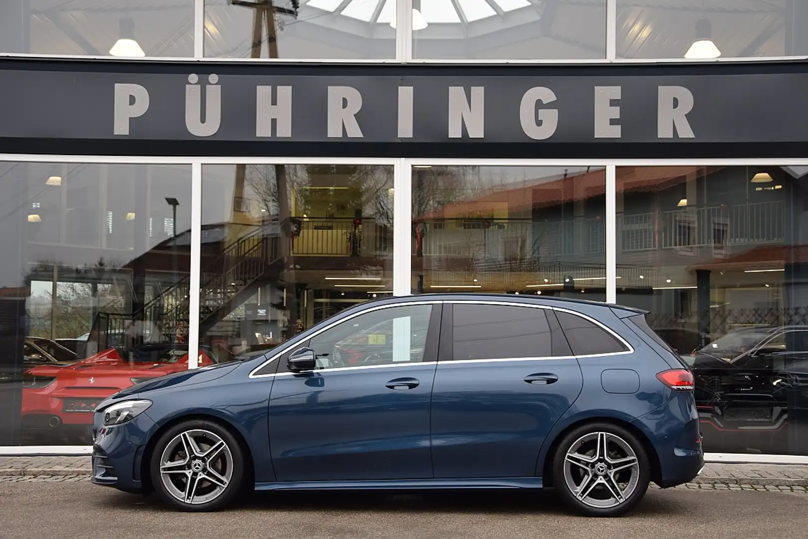 Mercedes-Benz B 200 d Aut. *AMG-Line* Blau - 1