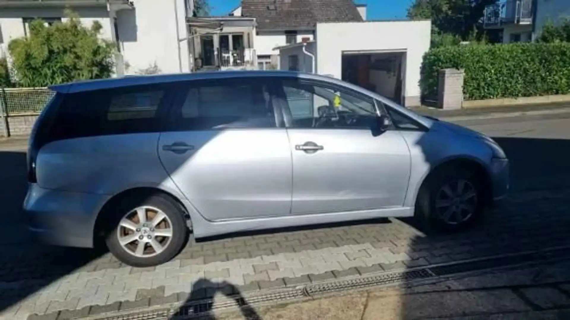 Mitsubishi Grandis 2.0 DI-D 6-Sitzer Intense AHK  7 Sitzer Argento - 2