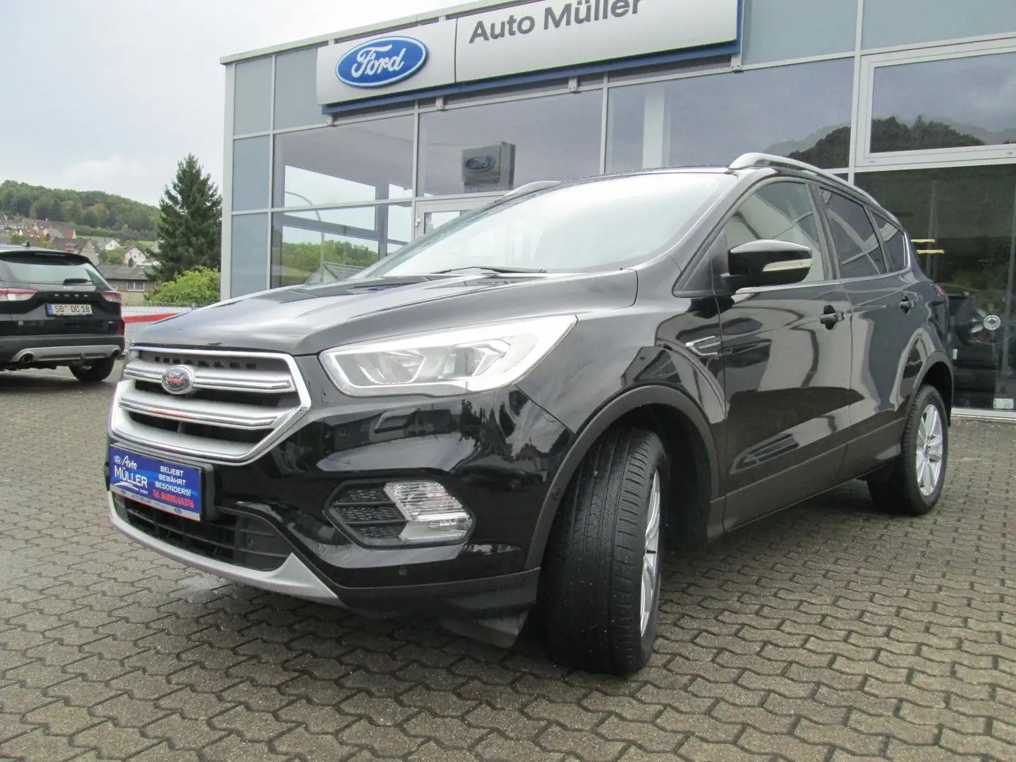 Ford Kuga Cool & Connect AHK Noir - 1