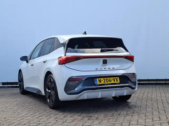 Cupra Born view 30