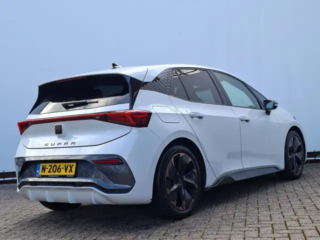 Cupra Born view 11