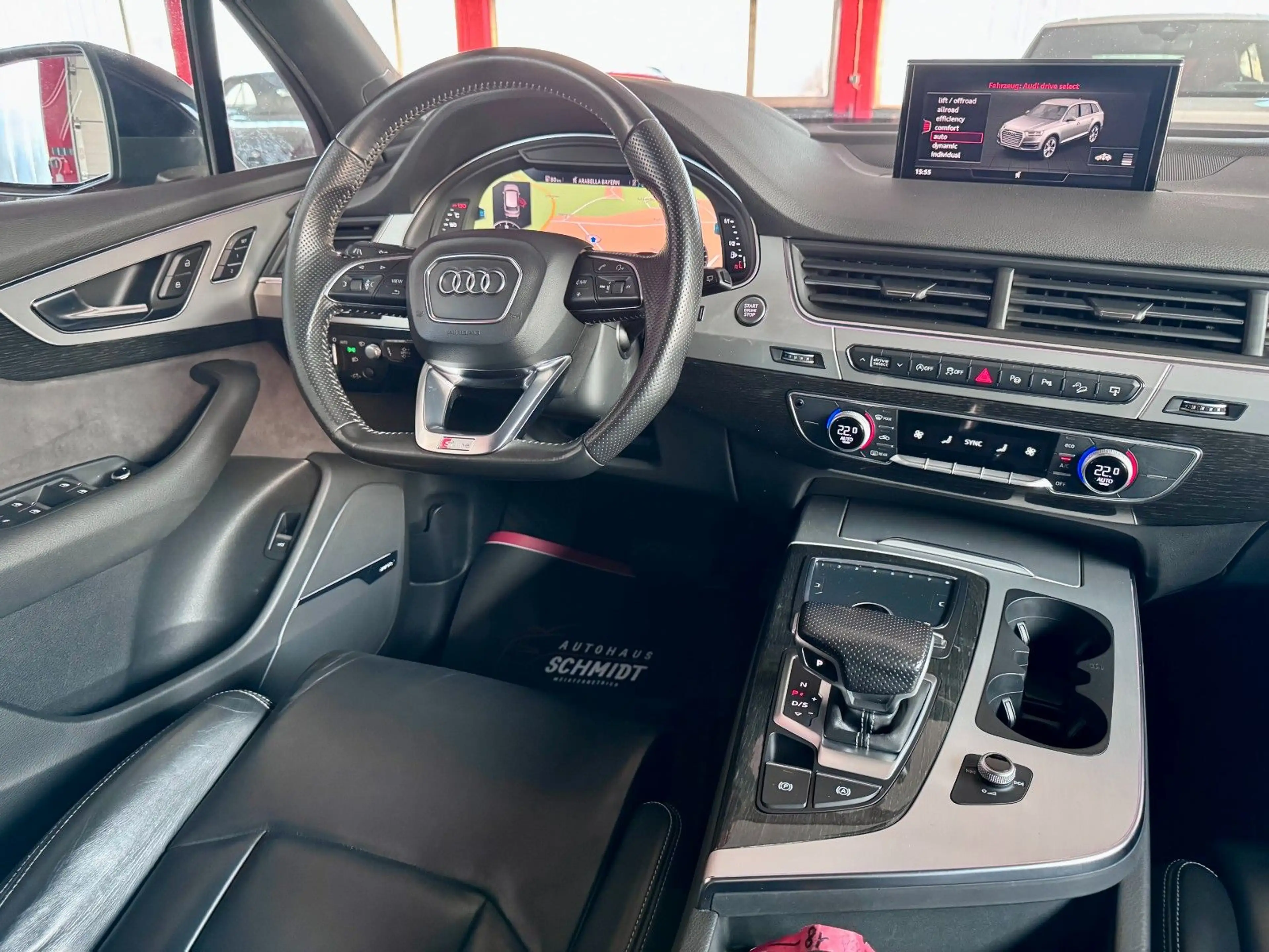 Audi Q7 3x S Line Luft Virtual 7 Sitze FondTV Pano 21 — photo 3