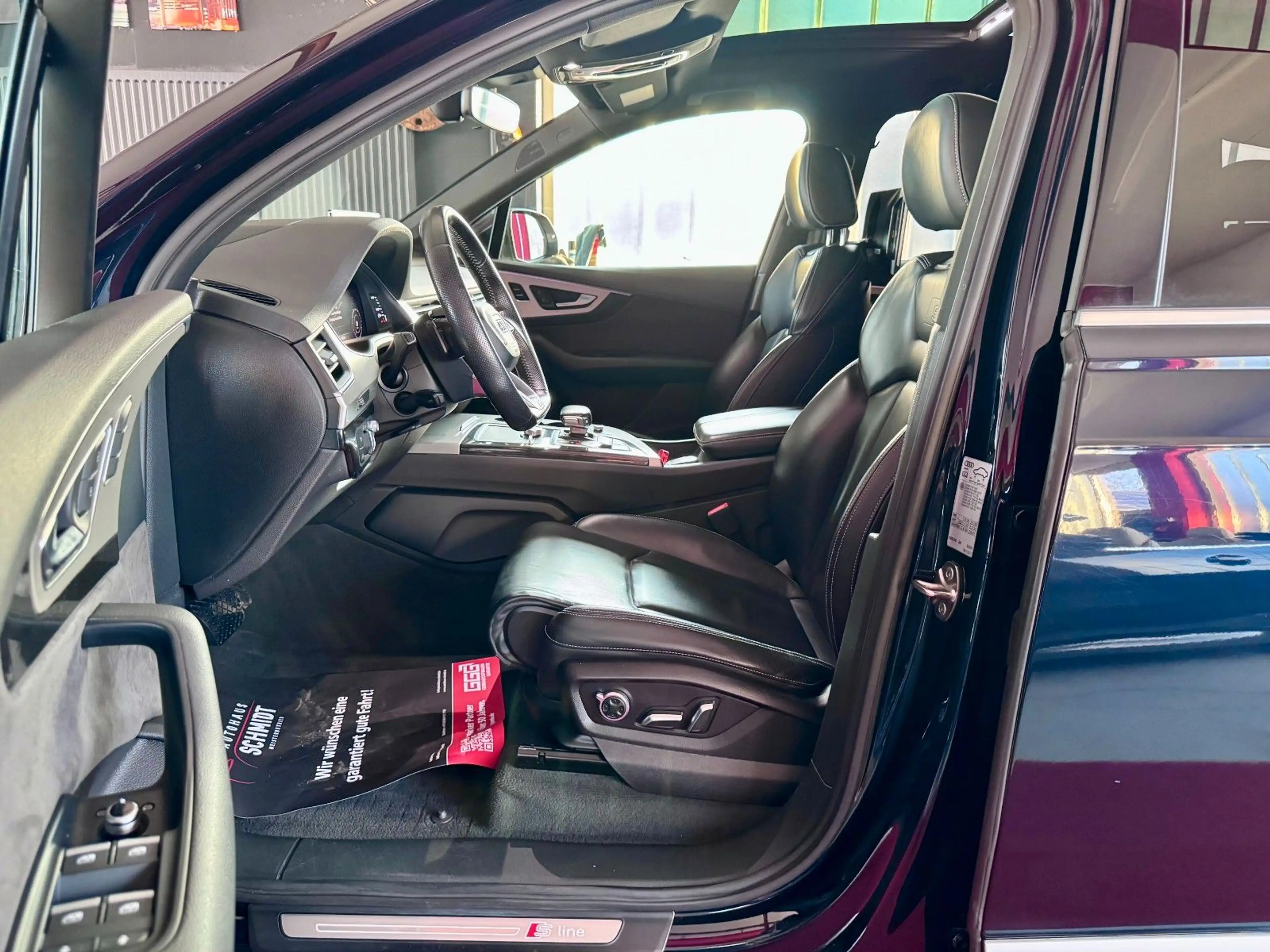 Audi Q7 3x S Line Luft Virtual 7 Sitze FondTV Pano 21 — photo 11