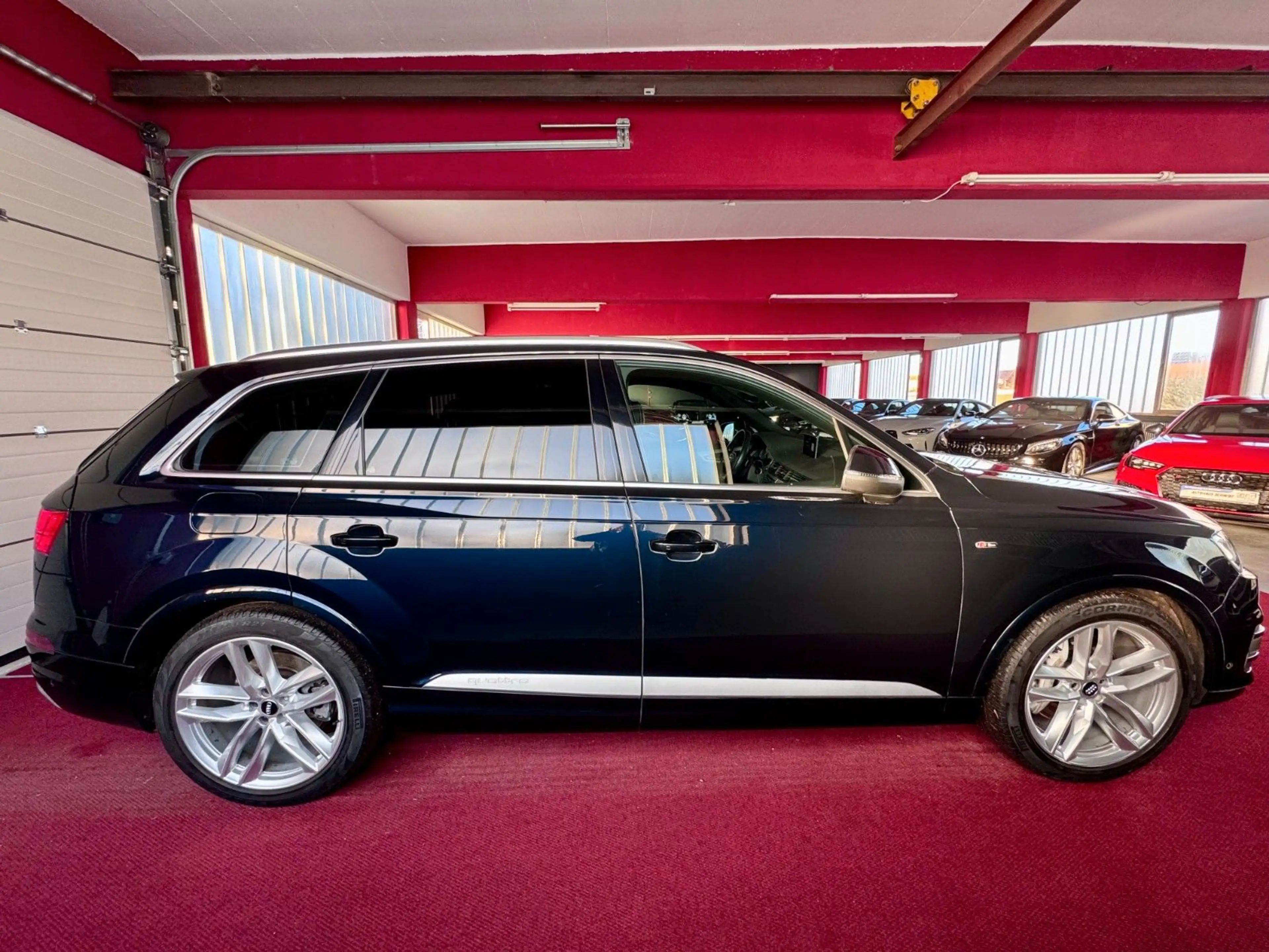 Audi Q7 3x S Line Luft Virtual 7 Sitze FondTV Pano 21 — photo 6