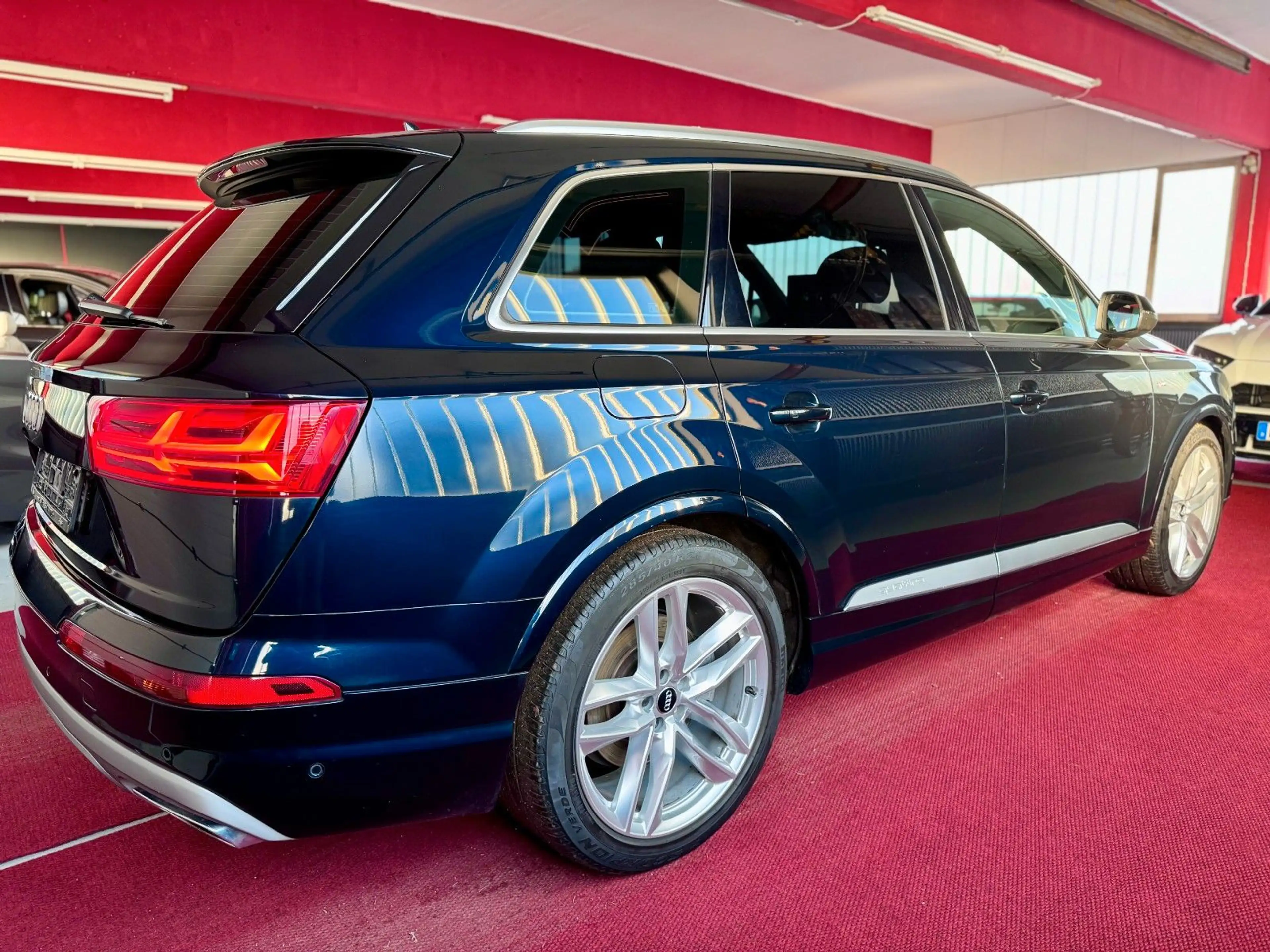 Audi Q7 3x S Line Luft Virtual 7 Sitze FondTV Pano 21 — photo 7