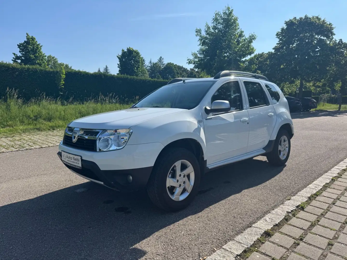 Dacia Duster I Laureate 4x2*Klima*1.5*6-Gang*Top* Weiß - 1