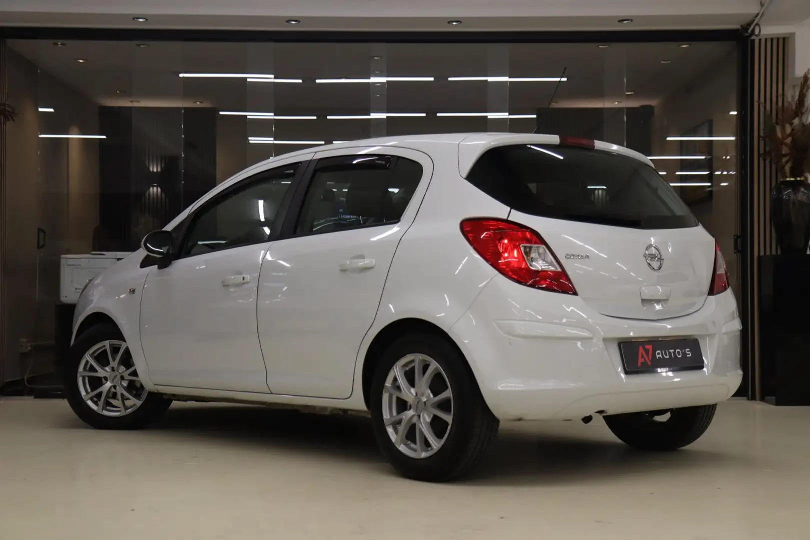 Opel Corsa 1.2-16V Cosmo / CRUISE CONTROL / AIRCO / AUTOMAAT Wit - 2