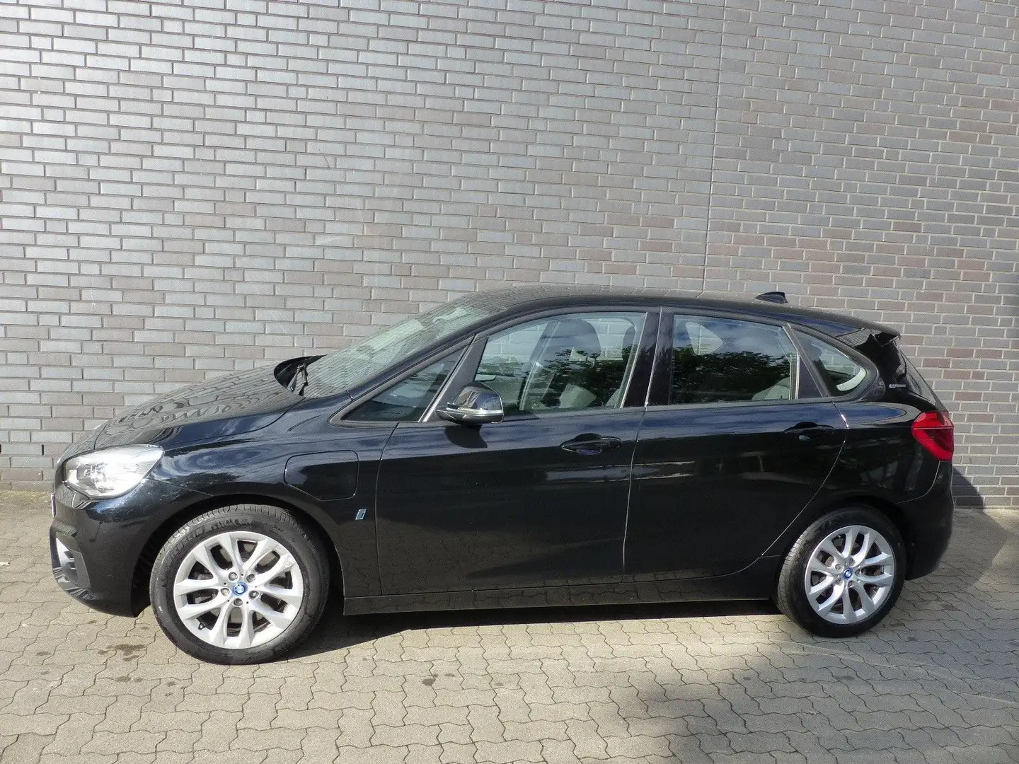BMW 225 225xe Active Tourer Automatik/LED/Navi/2.Hand Schwarz - 1