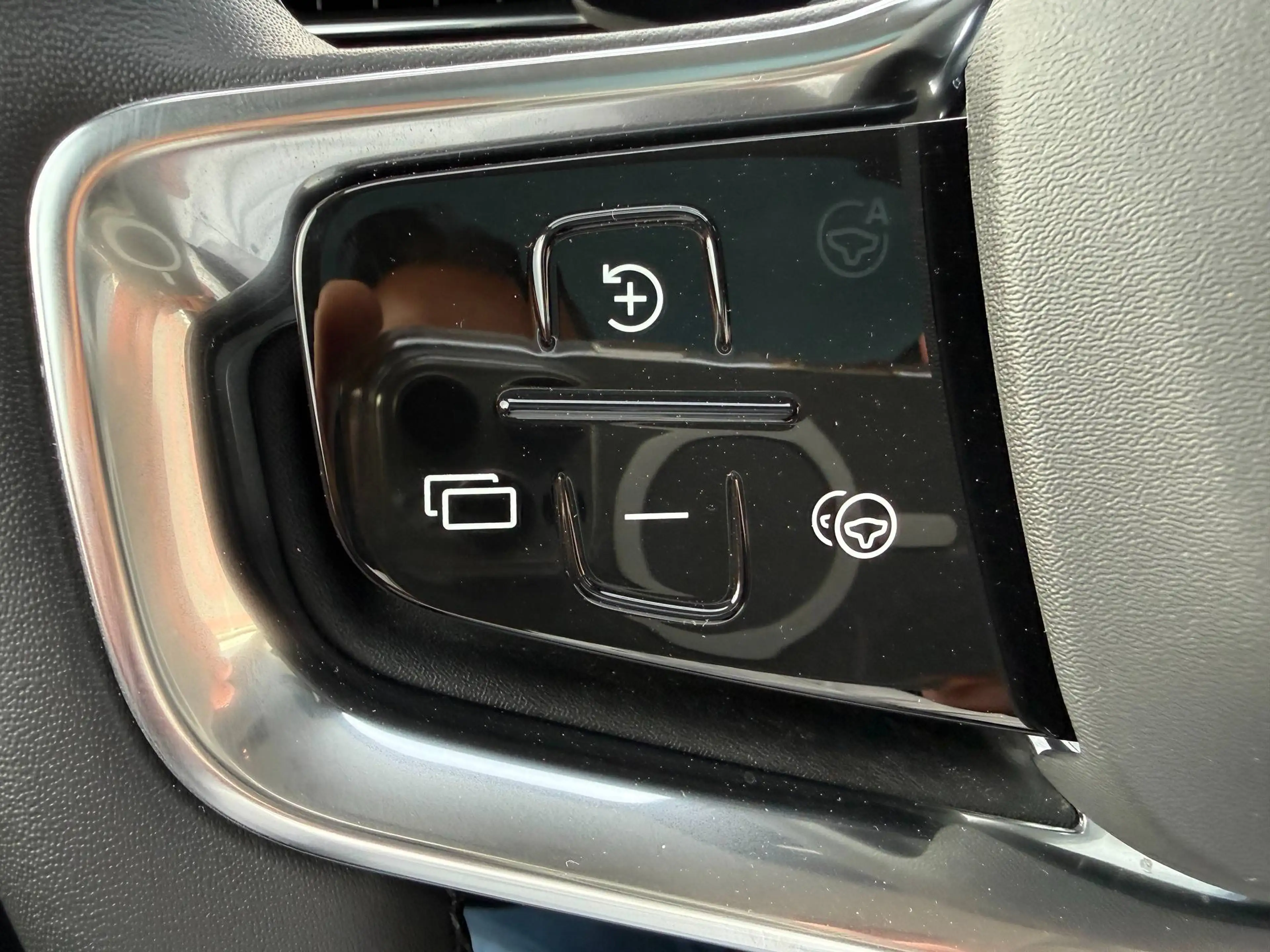Volvo EX90 Twin Motor AWD Plus Executive — photo 14