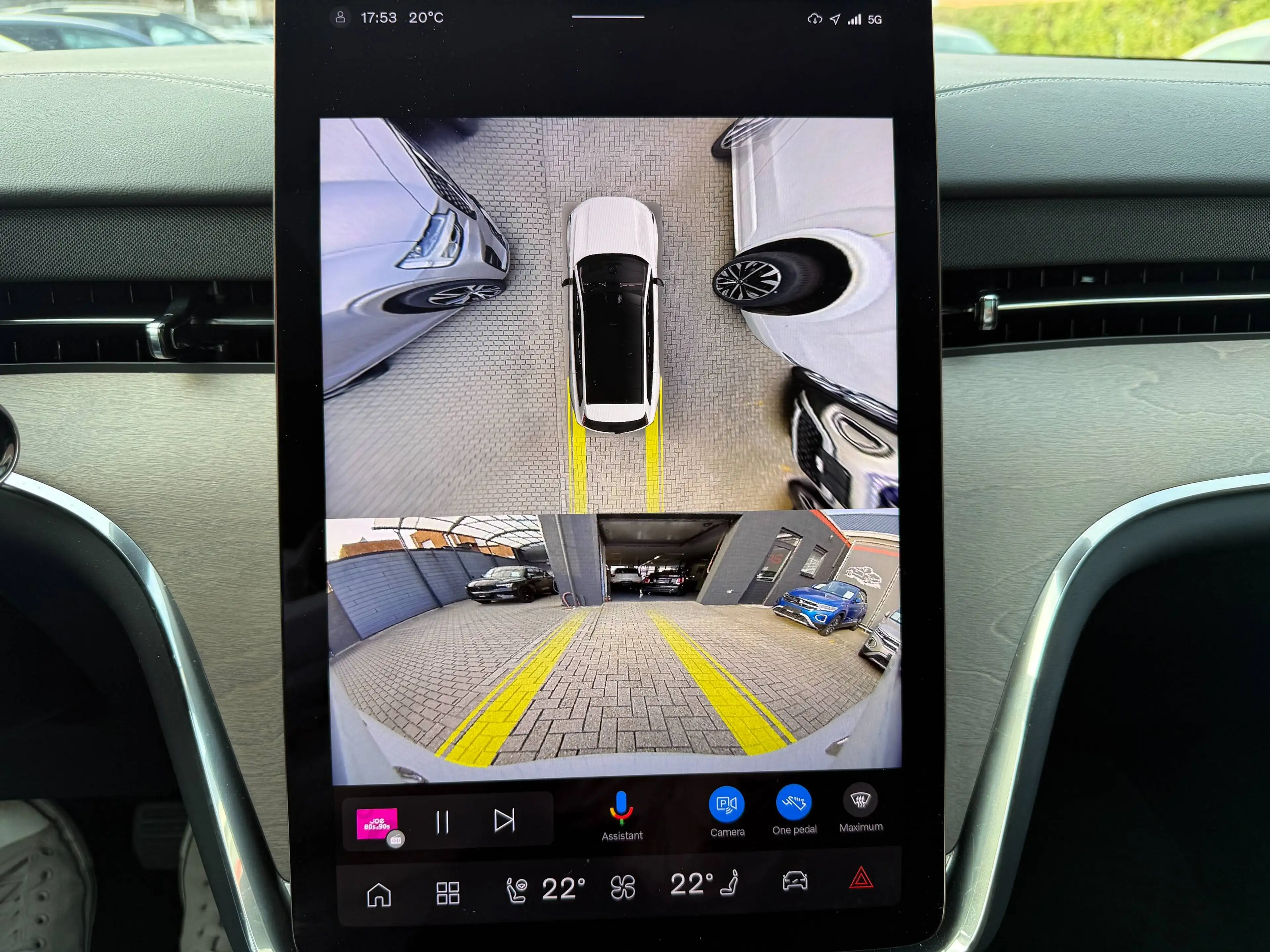 Volvo EX90 Twin Motor AWD Plus Executive — photo 11