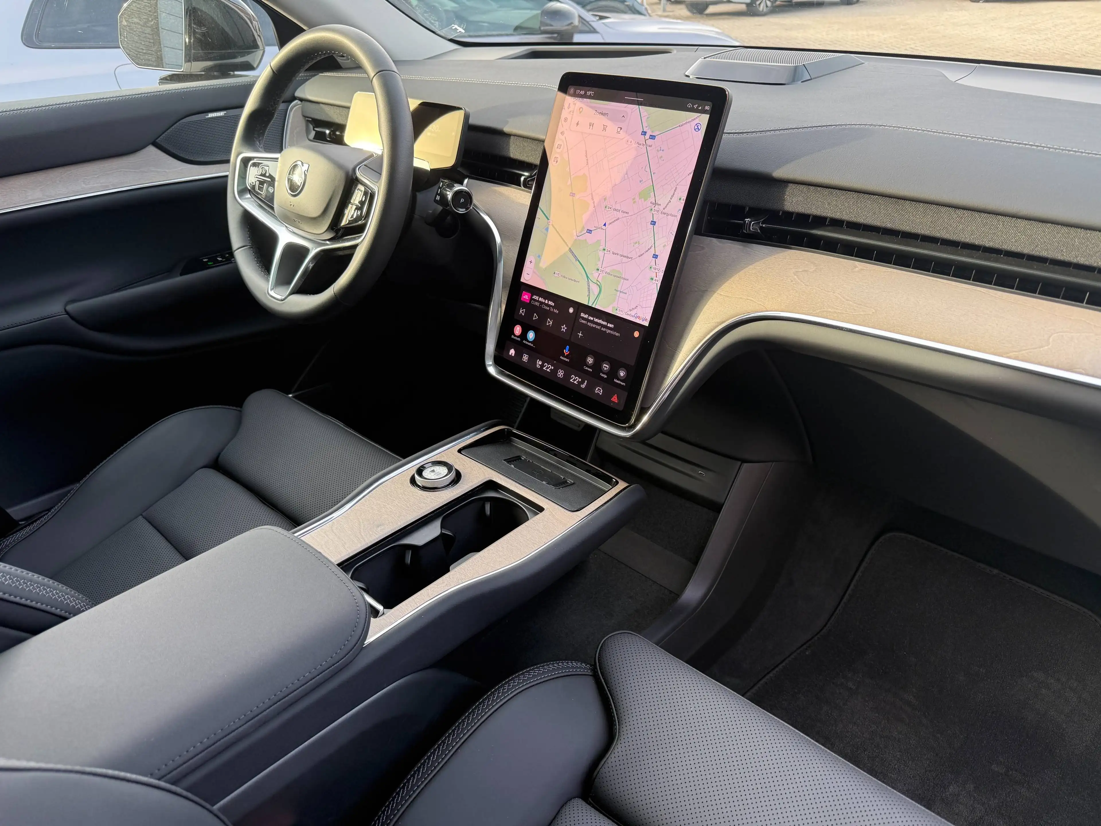 Volvo EX90 Twin Motor AWD Plus Executive — photo 6