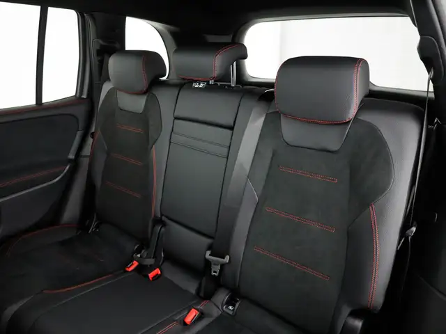 Mercedes-Benz GLB view 14