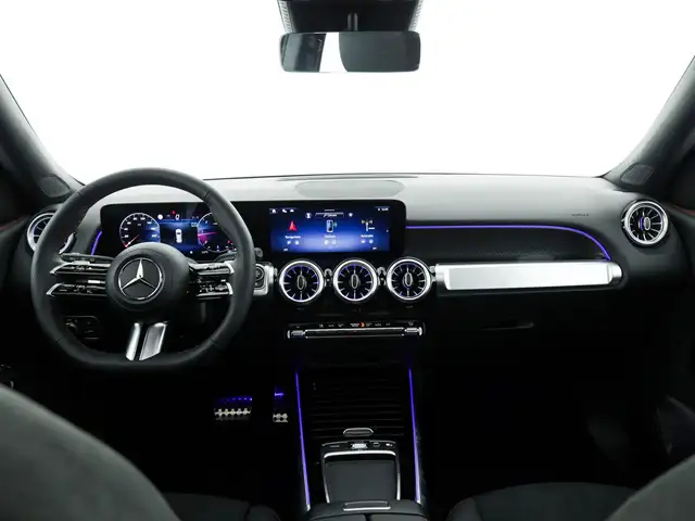Mercedes-Benz GLB view 9