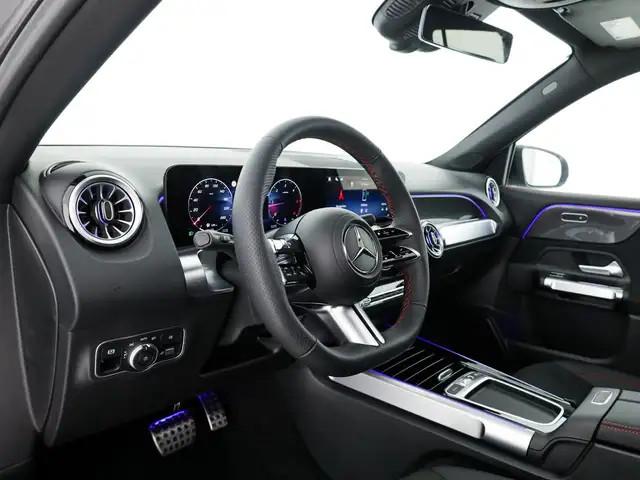 Mercedes-Benz GLB view 11