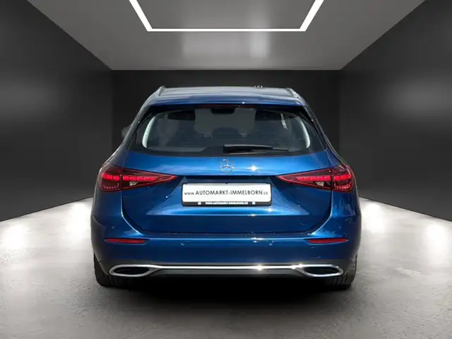 Mercedes-Benz C-Class view 10