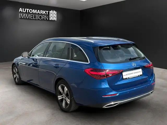Mercedes-Benz C-Class view 6