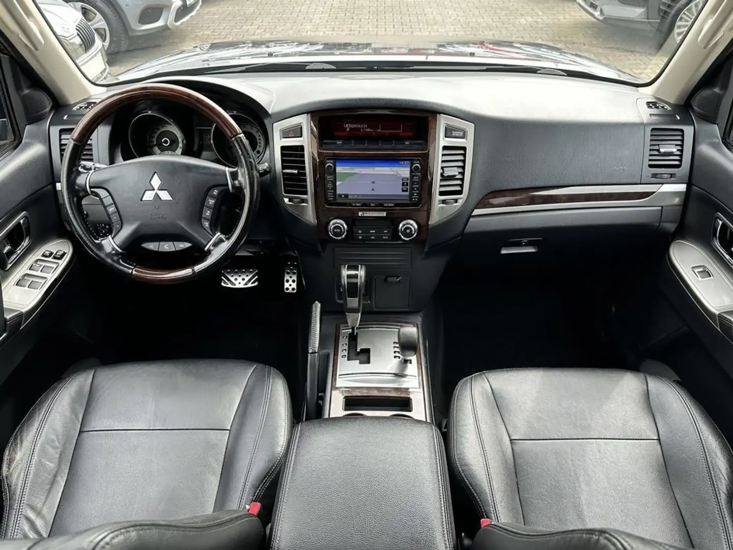 Mitsubishi Pajero 3.2 DI-D 16V aut. 5p. DPF Grigio - 1
