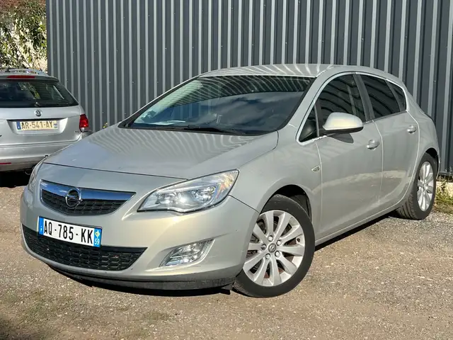 Opel Astra view 5
